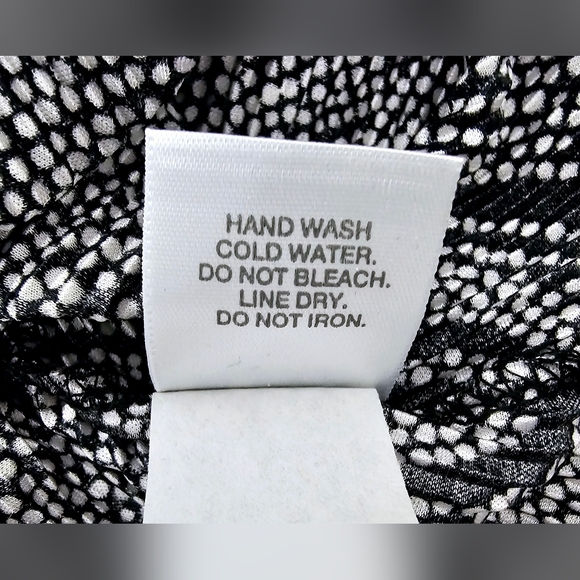 DRESSBARN SEQUINS BLOUSE/TOP - Picture 15 of 15